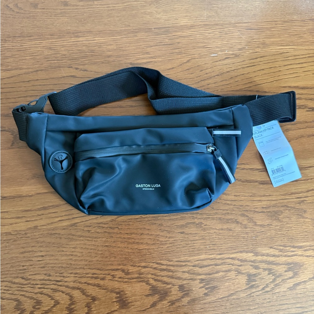 GQ Box Spring 2025 Black sling Bag